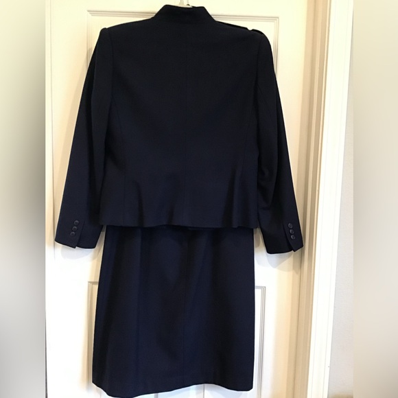 Vintage Navy Blue Womens 2 piece Suit, size 10 - Picture 2 of 11